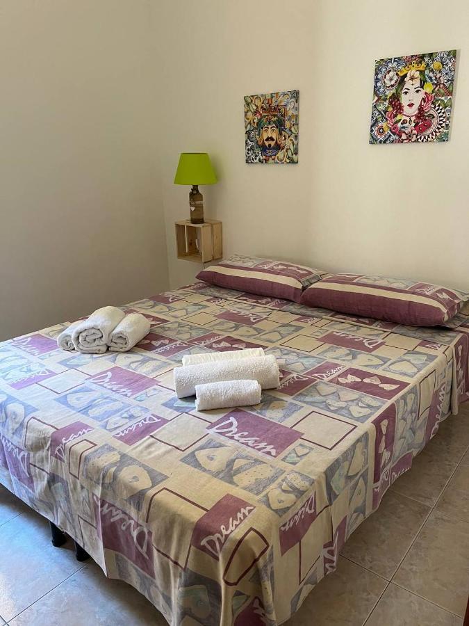 דירות פלרמו Al Cortile Di Maqueda מראה חיצוני תמונה