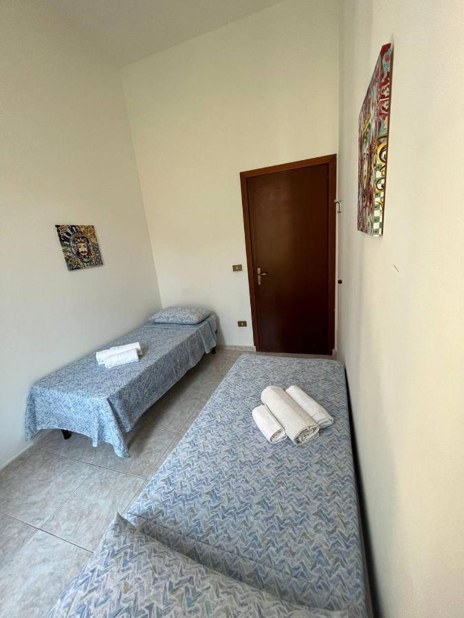 דירות פלרמו Al Cortile Di Maqueda מראה חיצוני תמונה