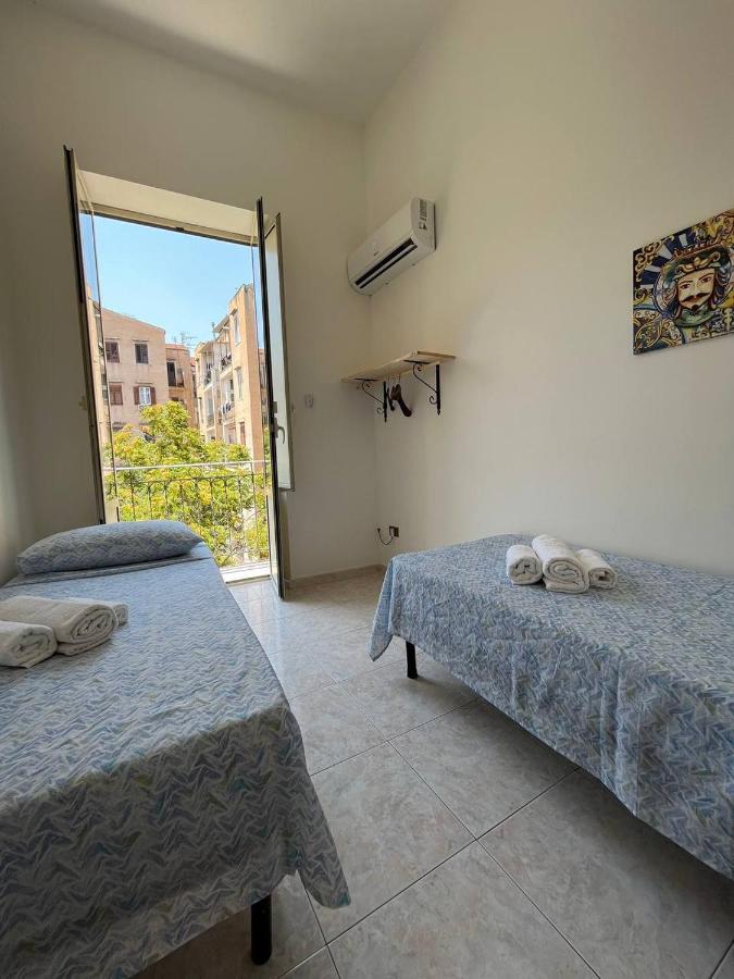 דירות פלרמו Al Cortile Di Maqueda מראה חיצוני תמונה
