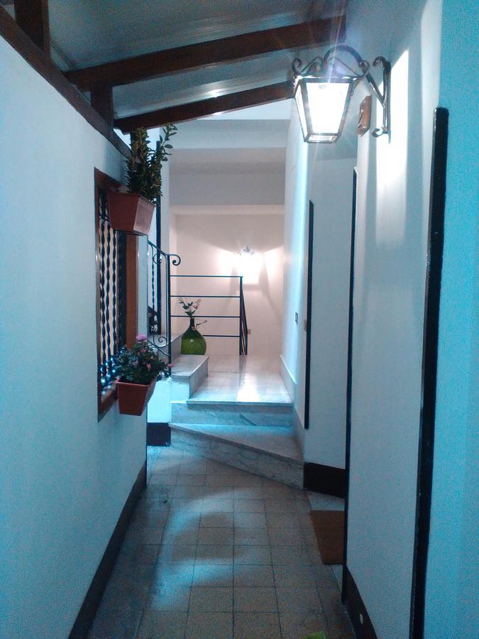 דירות פלרמו Al Cortile Di Maqueda מראה חיצוני תמונה